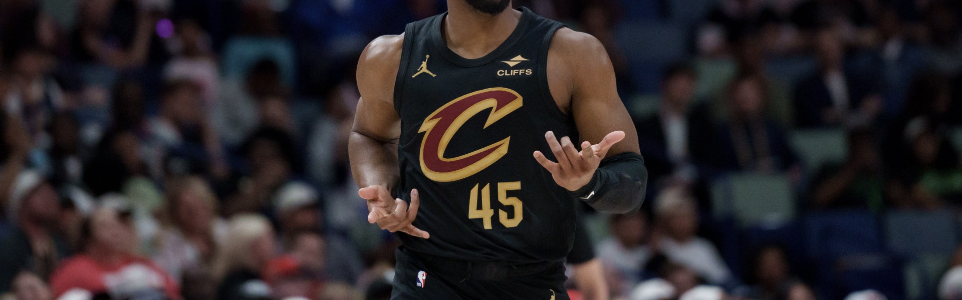 开云体育官网-正负值-24最低！多诺万·米切尔24分钟10中4拿10分6助 三分3中0