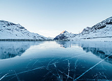 开云体育登录-松弛！谢尔基对阵切尔西的比赛中玩立水瓶游戏